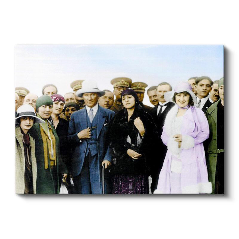 Yatay Kanvas Tablo Atatürk Beyaz Şapkalı Duruş Atatürk Tablosu Ev Ofis Duvar Dekoru