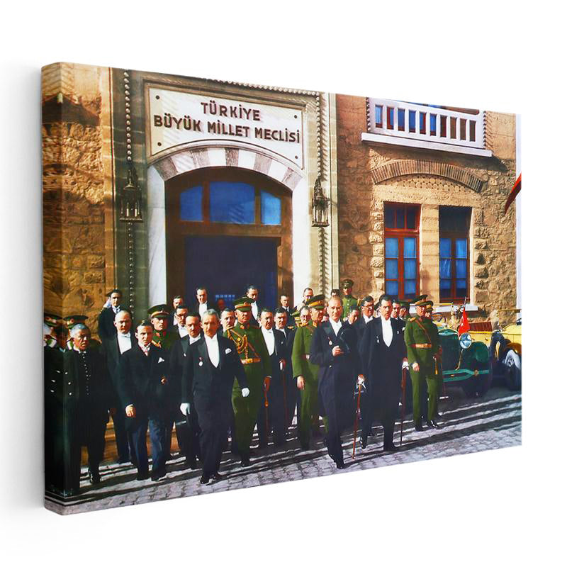 Yatay Kanvas Tablo Atatürk Ve Heyet Meclis Çıkışı Atatürk Tablosu Ev Ofis Duvar Dekoru