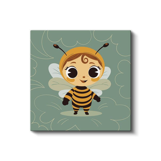 Sevimli Arı Kız - Yeşil Yapraklar Arasında Kanvas Tablo