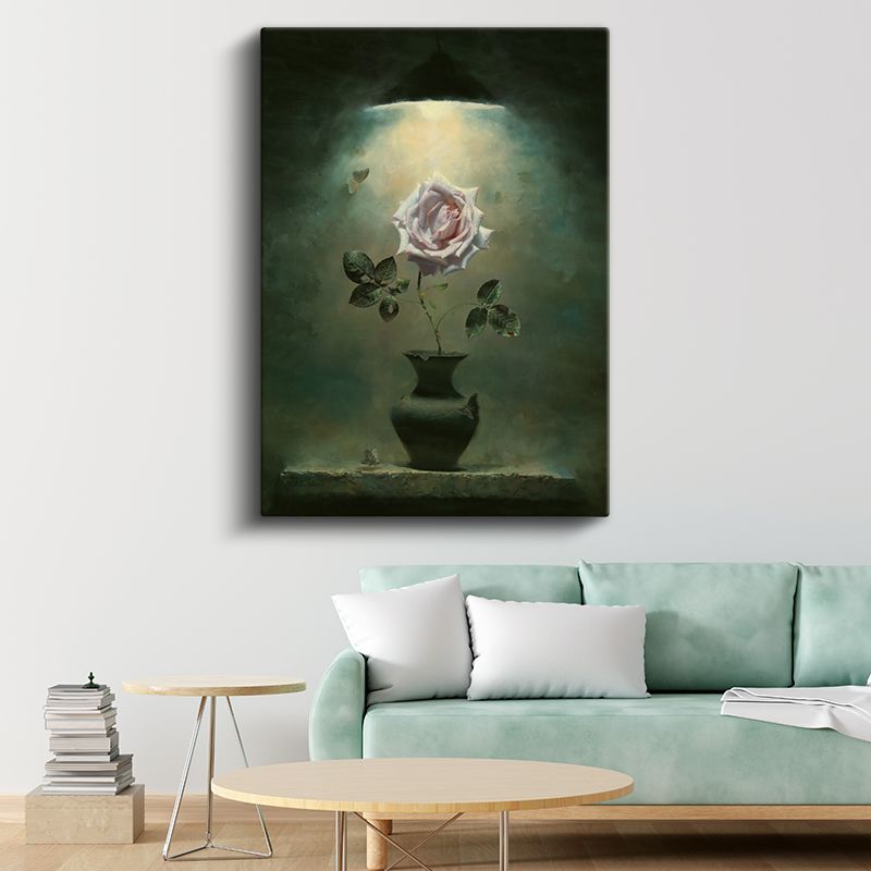 Işık Altında Gül - Mistik Atmosferli Çiçek Kanvas Tablo