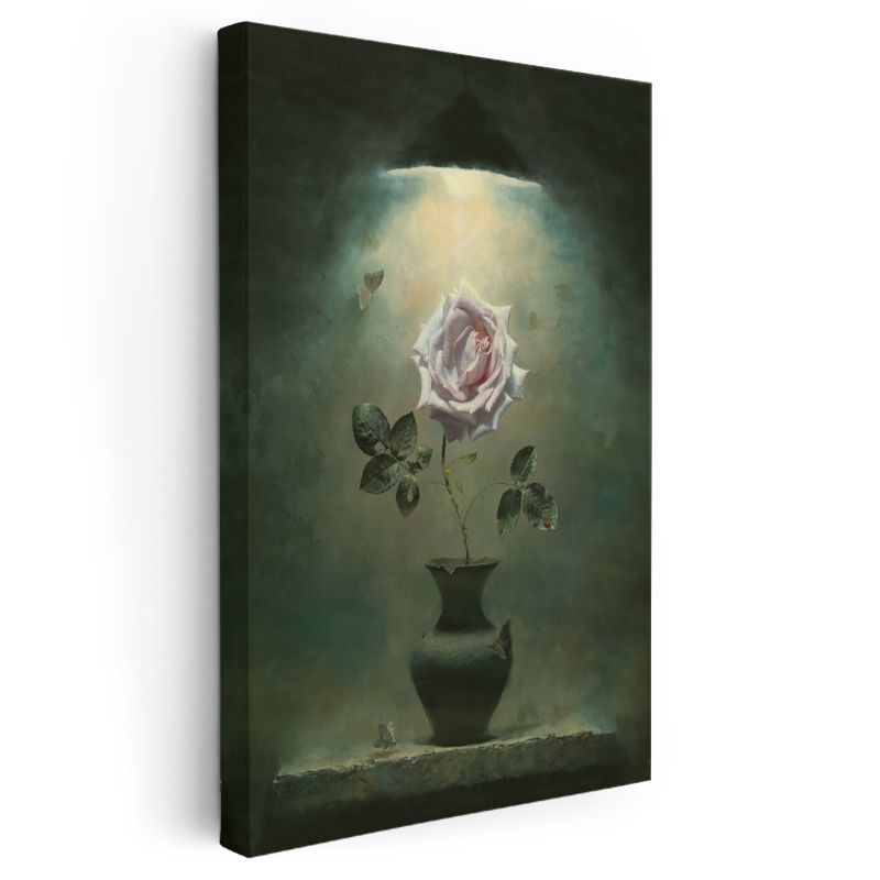 Işık Altında Gül - Mistik Atmosferli Çiçek Kanvas Tablo