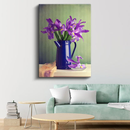 Mor İrisler - Mavi Vazoda Zarif Çiçek Aranjmanı Kanvas Tablo