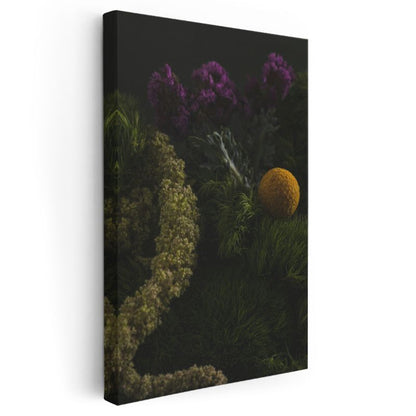 Yeşil Bahçe - Karanlık Fonda Yosun ve Çiçekler Kanvas Tablo