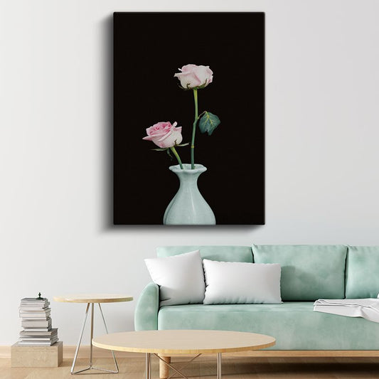 Zarif Güller - Minimal Siyah Zeminde Pembe Güller Kanvas Tablo