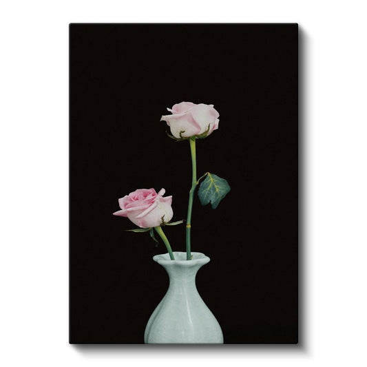 Zarif Güller - Minimal Siyah Zeminde Pembe Güller Kanvas Tablo
