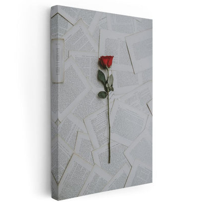 Edebiyat Gülü - Kitap Sayfaları Üzerinde Kırmızı Gül Kanvas Tablo