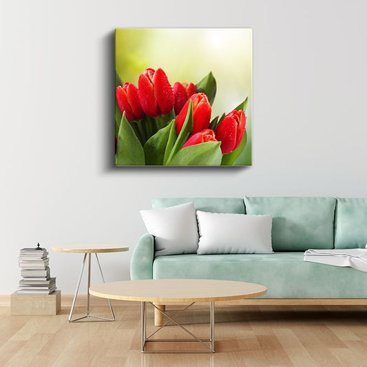 Lale Buketi - Yeşil Yapraklar Arasında Kırmızı Çiçekler Kanvas Tablo
