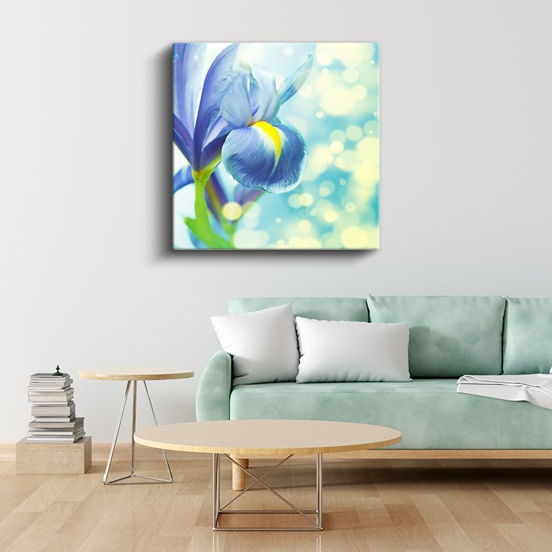 Mavi İris - Işıltılı Fonda Zarif Çiçek Portresi Kanvas Tablo