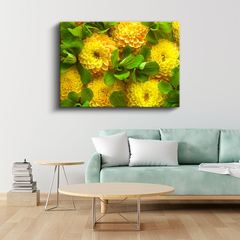 Sarı Yıldız Çiçekleri - Yeşil Yapraklarla Canlı Kompozisyon Kanvas Tablo