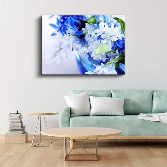 Mavi Çiçekler - Beyaz Detaylı Zarif Buket Kanvas Tablo