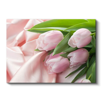 Pembe Laleler - İpek Kumaş Üzerinde Zarif Buket Kanvas Tablo