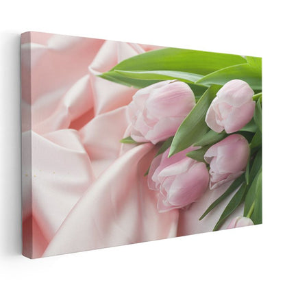 Pembe Laleler - İpek Kumaş Üzerinde Zarif Buket Kanvas Tablo