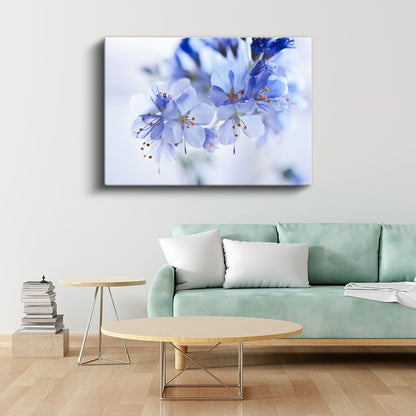 Açık Mavi Çiçekler - Zarif Detaylı Bahar Çiçekleri Kanvas Tablo