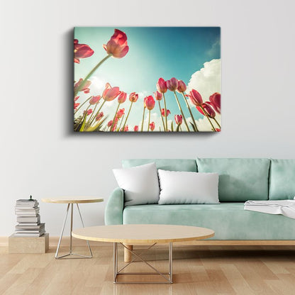 Kırmızı Laleler - Alttan Görünüm Perspektif Kanvas Tablo