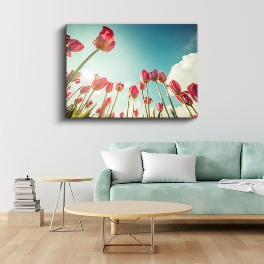 Kırmızı Laleler - Alttan Görünüm Perspektif Kanvas Tablo