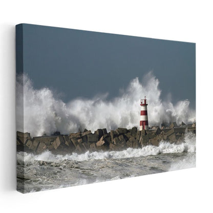 Fırtınalı Deniz Feneri - Dalgalara Meydan Okuyan Kanvas Tablo