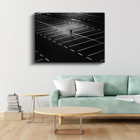 Yalnızlık - Boş Otoparkta Tek Figür Kanvas Tablo