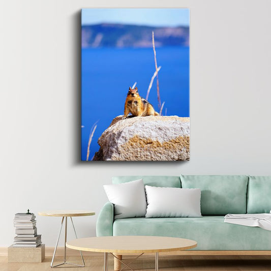 Sincap - Mavi Manzarada Sevimli Kemirgen Kanvas Tablo