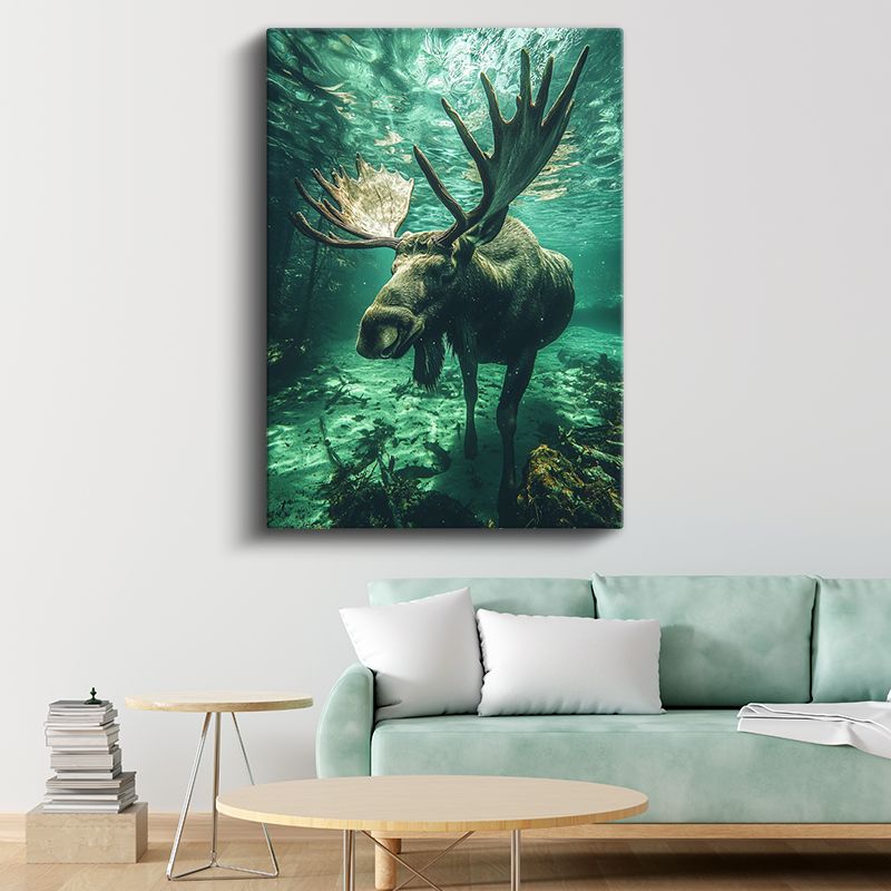 Su Altı Geyiği - Yeşil Derinliklerde Yüzen Boynuzlu Devasa Kanvas Tablo