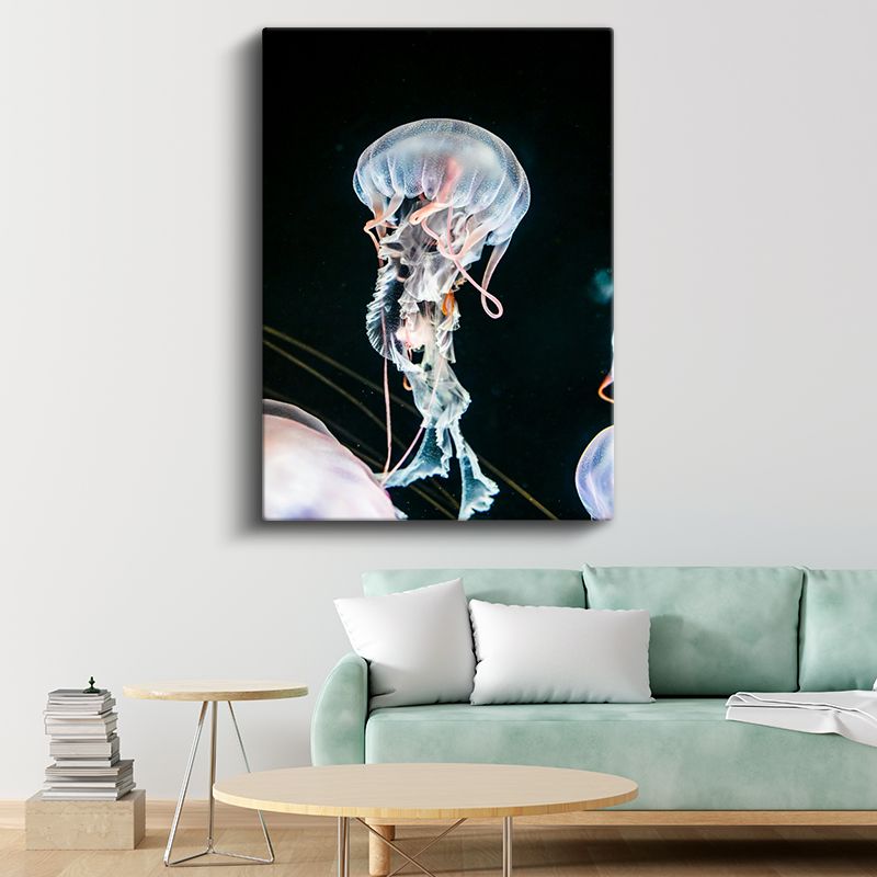 Şeffaf Denizanası - Derin Sularda Dans Eden Narin Canlı Kanvas Tablo