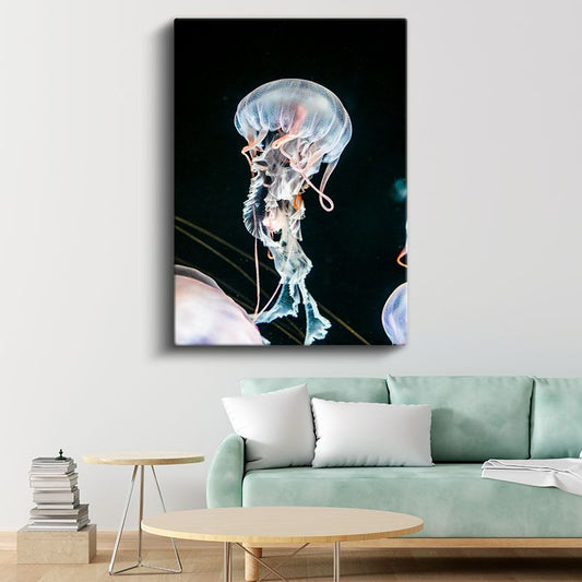Şeffaf Denizanası - Derin Sularda Dans Eden Narin Canlı Kanvas Tablo