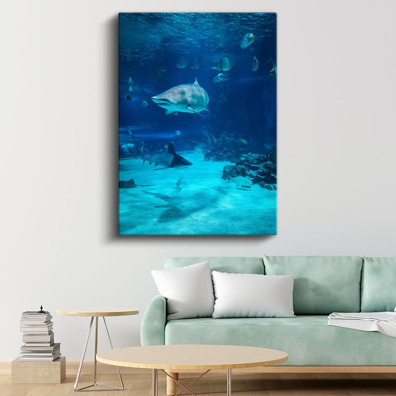 Köpekbalığı - Derin Mavi Sularda Yüzen Yırtıcı Kanvas Tablo