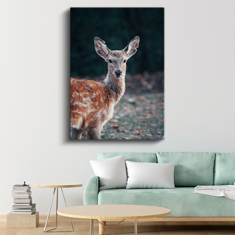 Orman Geyiği - Benekli Tüyleriyle Zarif Duruş Kanvas Tablo