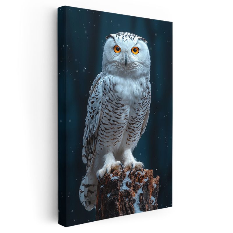 Kar Baykuşu - Kütük Üzerinde Turuncu Gözlü Avcı Kanvas Tablo