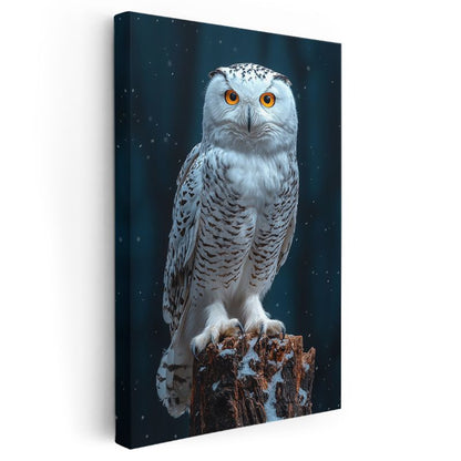 Kar Baykuşu - Kütük Üzerinde Turuncu Gözlü Avcı Kanvas Tablo