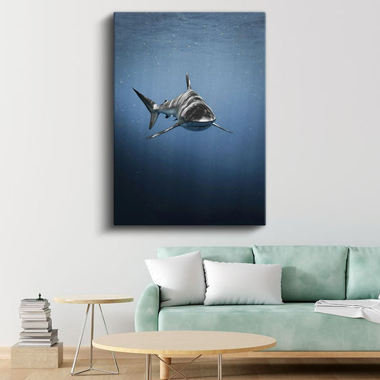 Okyanus Köpekbalığı - Mavi Derinliklerde Yüzen Avcı Kanvas Tablo