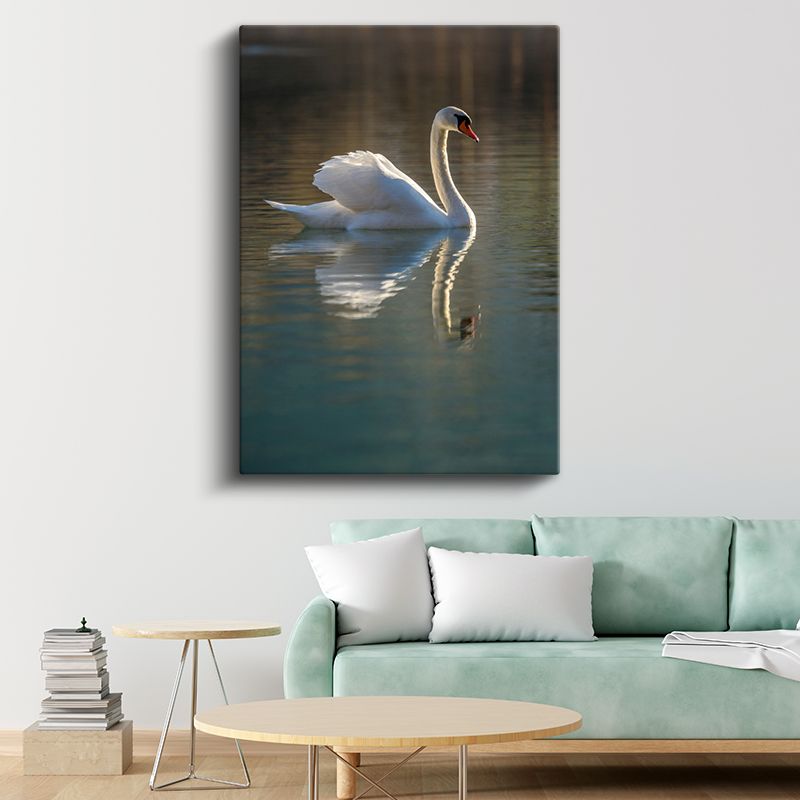 Zarif Kuğu - Sakin Suda Yansımalı Yüzüş Kanvas Tablo