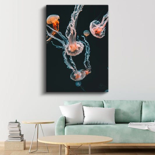 Derin Sular Denizanaları - Karanlıkta Dans Eden Şeffaf Güzellikler Kanvas Tablo