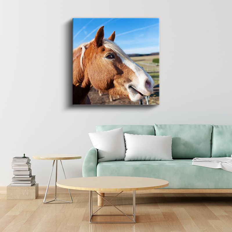 At Portresi - Çiftliğin Asil Yoldaşı Kanvas Tablo