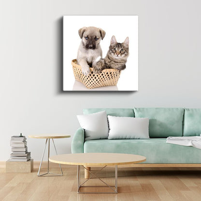 Sepetteki Dostlar - Yavru Köpek ve Kedi İkilisi Kanvas Tablo