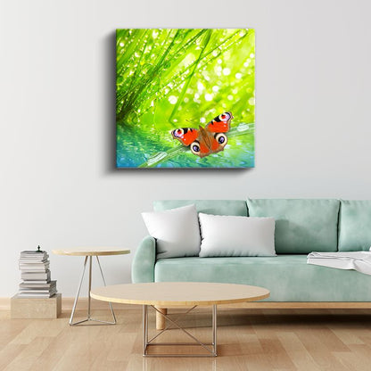Kırmızı Kelebek - Yeşil Yapraklar Arasında Dans Eden Güzellik Kanvas Tablo