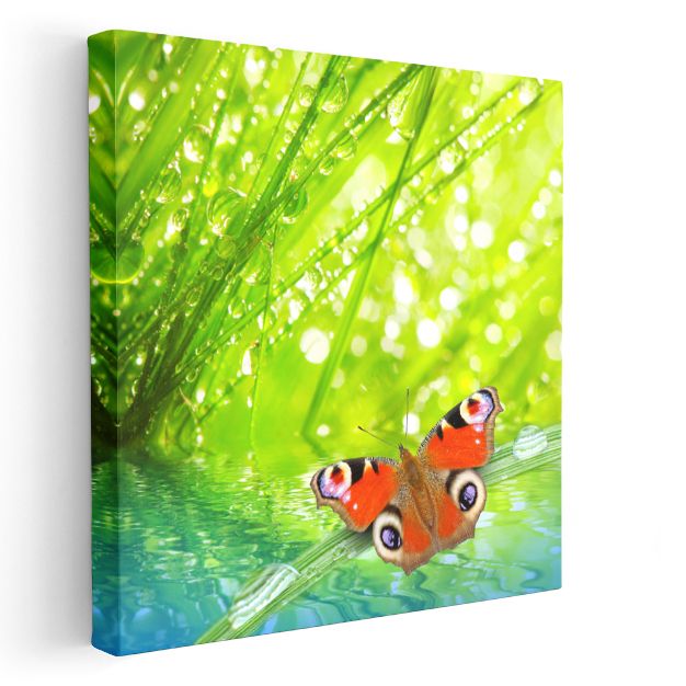 Kırmızı Kelebek - Yeşil Yapraklar Arasında Dans Eden Güzellik Kanvas Tablo