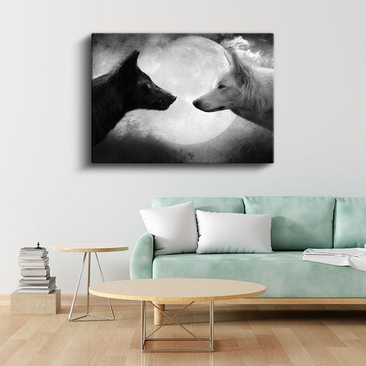 Karşılaşma - Ay Işığında Siyah ve Beyaz Kurt Portresi Kanvas Tablo