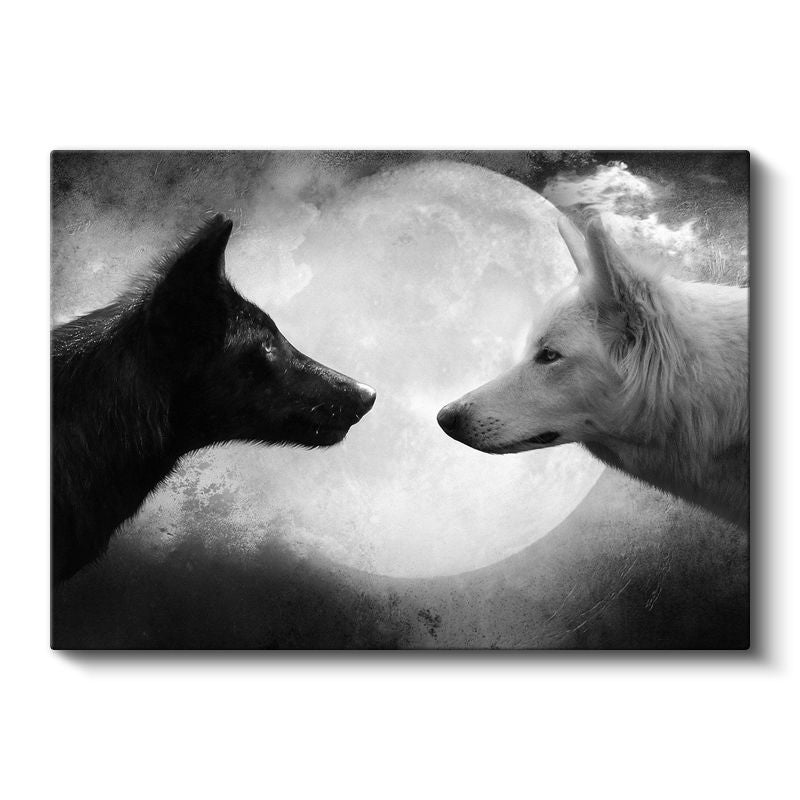 Karşılaşma - Ay Işığında Siyah ve Beyaz Kurt Portresi Kanvas Tablo