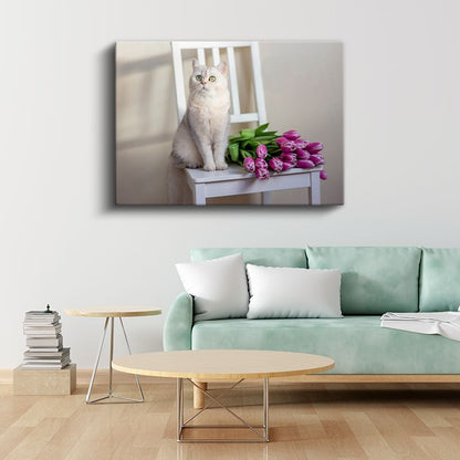 Beyaz Kedi - Mor Lalelerle Zarif Evcil Hayvan Portresi Kanvas Tablo