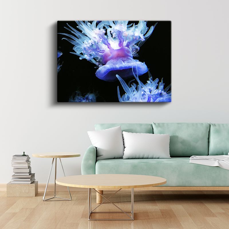 Denizanası Dansı - Derin Maviliklerde Işıltılı Görünüm Kanvas Tablo
