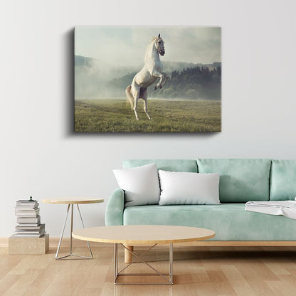 Şaha Kalkan At - Çayırda Özgür Ruh Kanvas Tablo