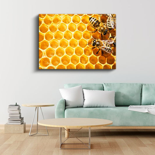 Bal Arıları - Petek Üzerinde Çalışkan İşçiler Kanvas Tablo