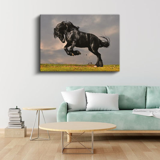 Şaha Kalkan At - Güçlü ve Heybetli Siyah Yele Kanvas Tablo