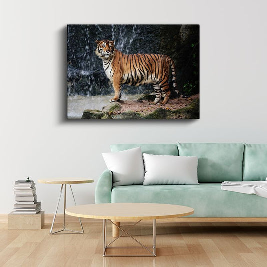 Bengal Kaplanı - Şelale Önünde Heybetli Duruş Kanvas Tablo