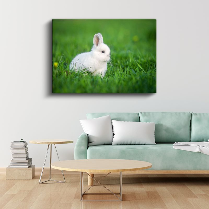 Beyaz Tavşan - Yeşil Çimende Sevimli Dostumuz Kanvas Tablo