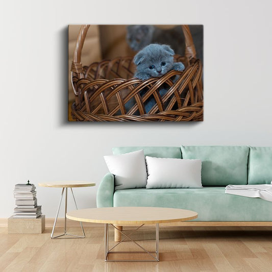 Sepetteki Yavru - Mavi Tüylü Minik Kedinin Masumiyeti Kanvas Tablo