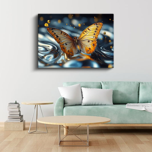 Altın Kelebek - Su Üzerinde Işıldayan Kanatlar Kanvas Tablo