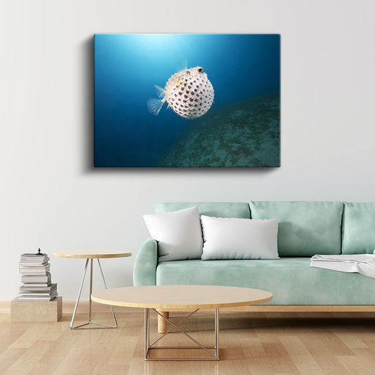 Benekli Balon Balığı - Derin Mavi Suda Yüzen Egzotik Tür Kanvas Tablo