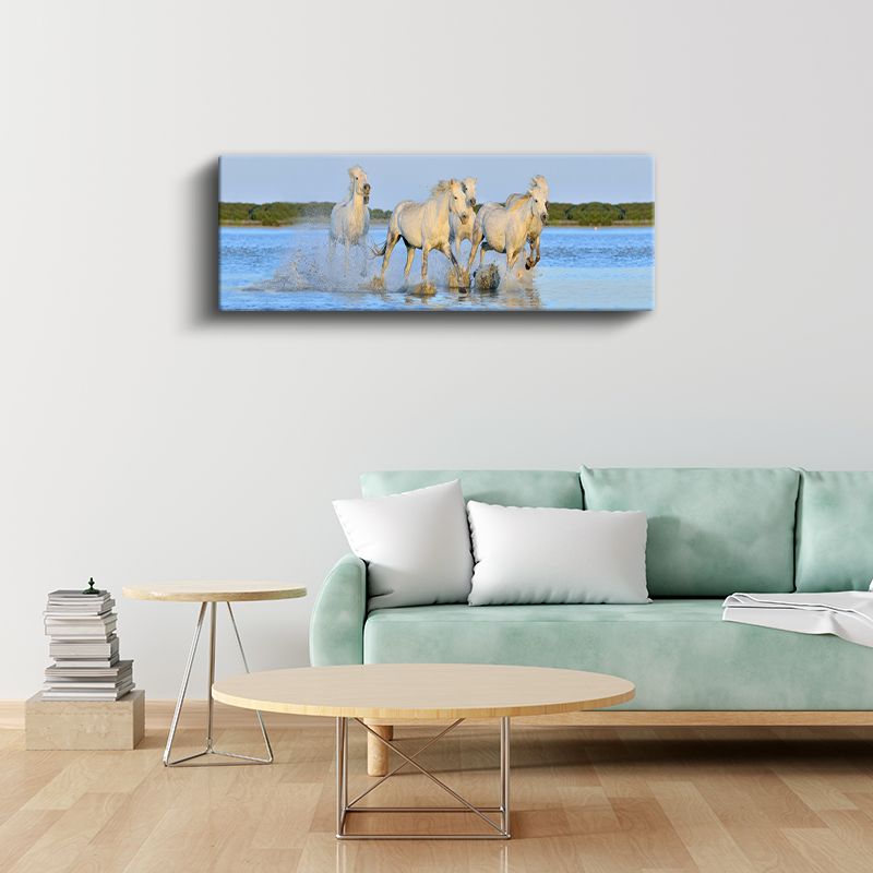 Özgür Atlar - Su İçinde Koşan Beyaz Yabani Atlar Kanvas Tablo