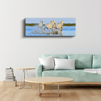 Özgür Atlar - Su İçinde Koşan Beyaz Yabani Atlar Kanvas Tablo